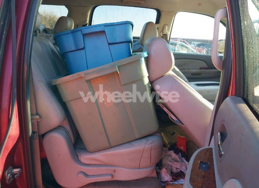 Photo 8 of 2007 Chevrolet Suburban 1500 LT (VIN 3GNFC16077G140946)