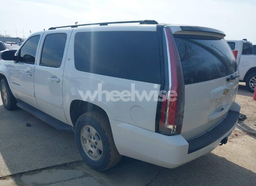 Photo 3 of 2007 Chevrolet Suburban 1500 LT (VIN 3GNFC16077G148495)