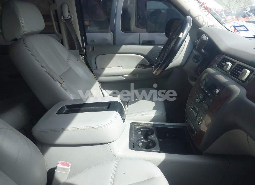 Photo 5 of 2007 Chevrolet Suburban 1500 LT (VIN 3GNFC16077G148495)