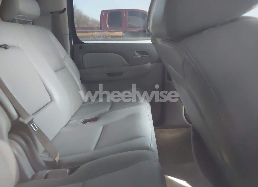 Photo 8 of 2007 Chevrolet Suburban 1500 LT (VIN 3GNFC16077G148495)