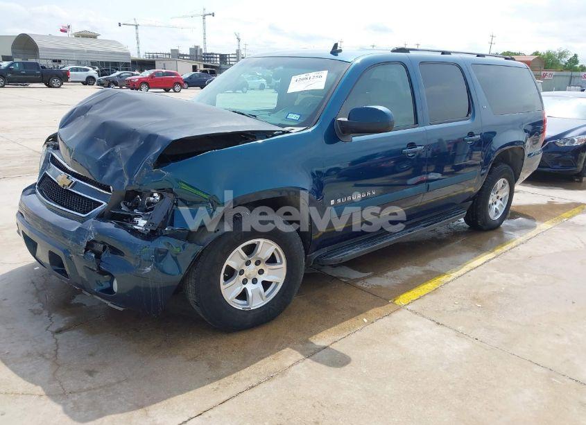 Photo 2 of 2007 Chevrolet Suburban 1500 LT (VIN 3GNFC16077G190746)