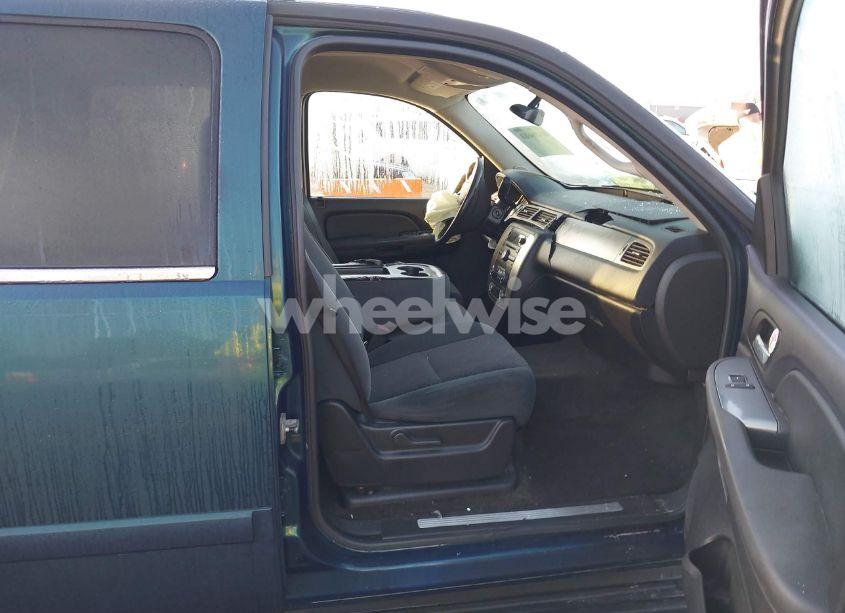 Photo 5 of 2007 Chevrolet Suburban 1500 LS (VIN 3GNFC16077G230369)