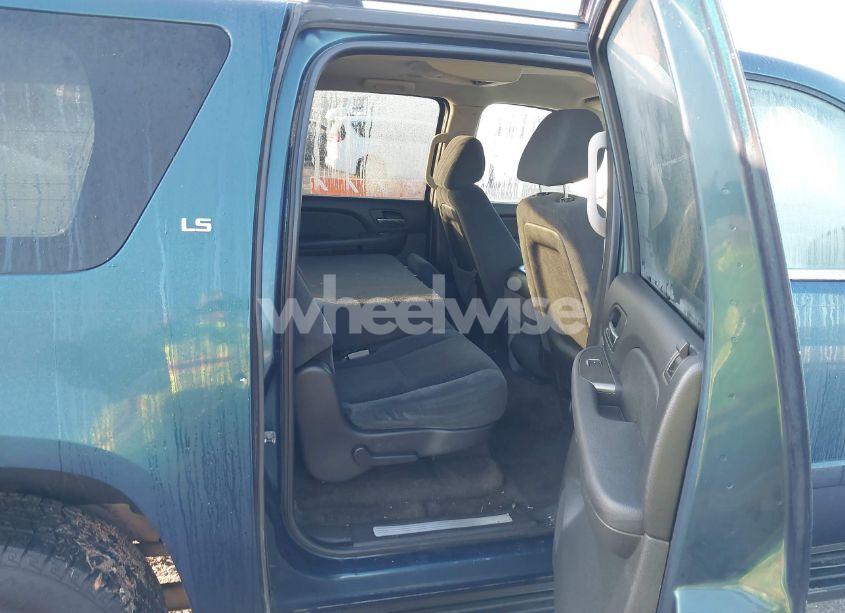 Photo 8 of 2007 Chevrolet Suburban 1500 LS (VIN 3GNFC16077G230369)