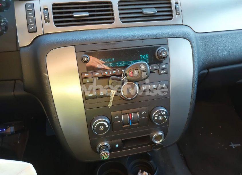 Photo 11 of 2007 Chevrolet Suburban 1500 LS (VIN 3GNFC16077G248080)