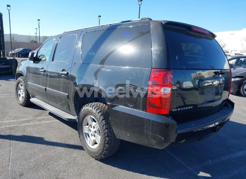 Photo 3 of 2007 Chevrolet Suburban 1500 LS (VIN 3GNFC16077G248080)