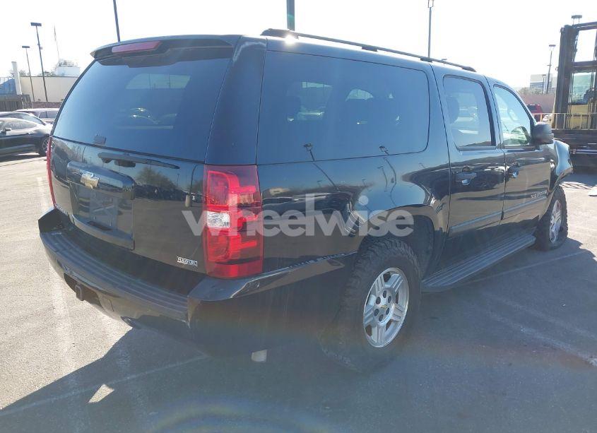 Photo 4 of 2007 Chevrolet Suburban 1500 LS (VIN 3GNFC16077G248080)