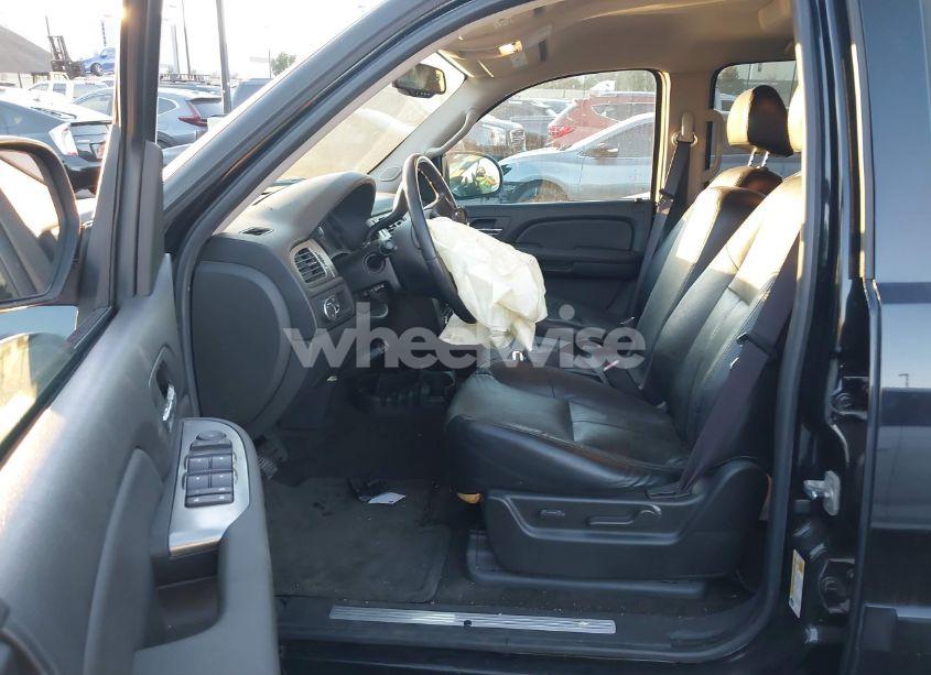 Photo 5 of 2007 Chevrolet Suburban 1500 LS (VIN 3GNFC16077G248080)