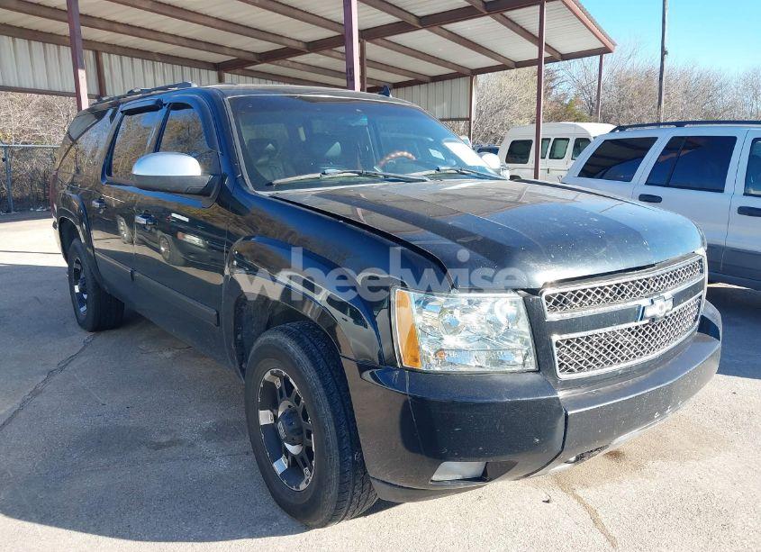2007 Chevrolet Suburban 1500 LT (VIN 3GNFC16077G301103) main photo