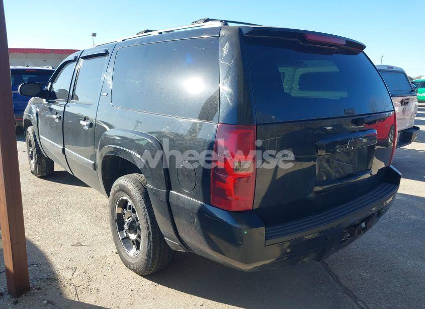 Photo 3 of 2007 Chevrolet Suburban 1500 LT (VIN 3GNFC16077G301103)