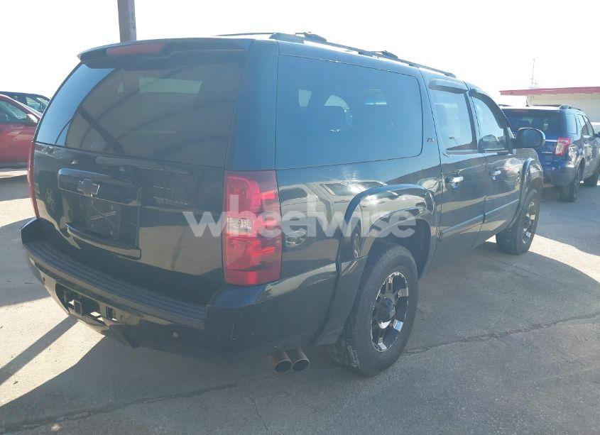 Photo 4 of 2007 Chevrolet Suburban 1500 LT (VIN 3GNFC16077G301103)