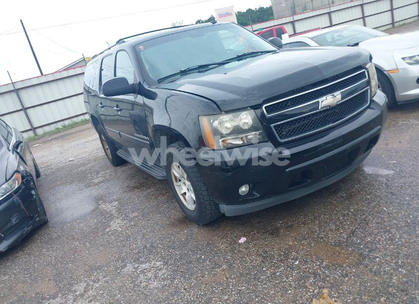 2008 Chevrolet Suburban 1500 LT (VIN 3GNFC16078G165475) main photo