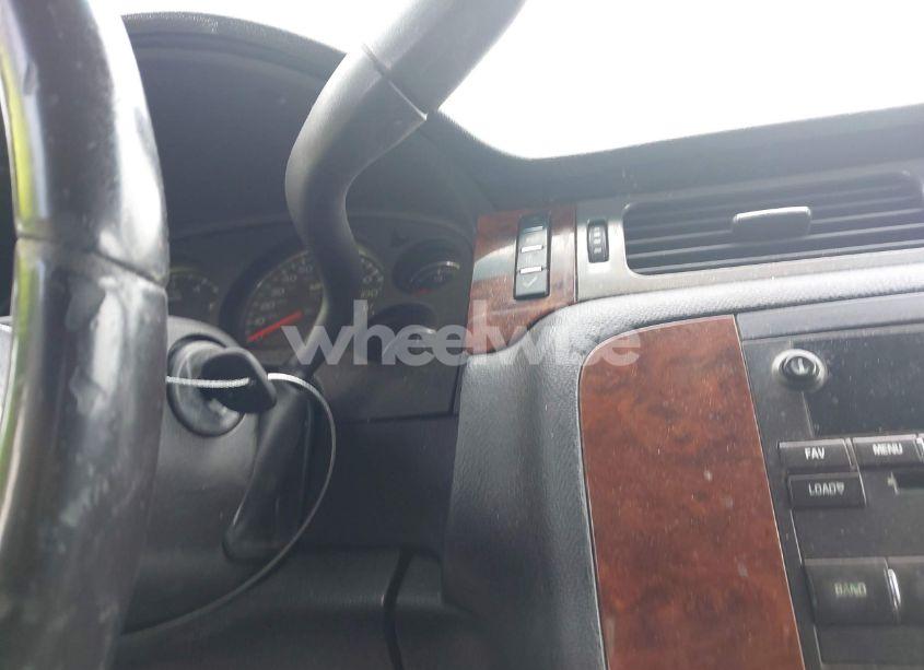 Photo 11 of 2008 Chevrolet Suburban 1500 LT (VIN 3GNFC16078G165475)