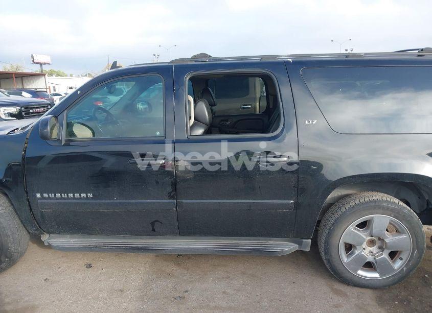 Photo 15 of 2007 Chevrolet Suburban 1500 LTZ (VIN 3GNFC16087G142978)