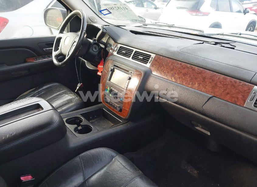 Photo 5 of 2007 Chevrolet Suburban 1500 LTZ (VIN 3GNFC16087G142978)