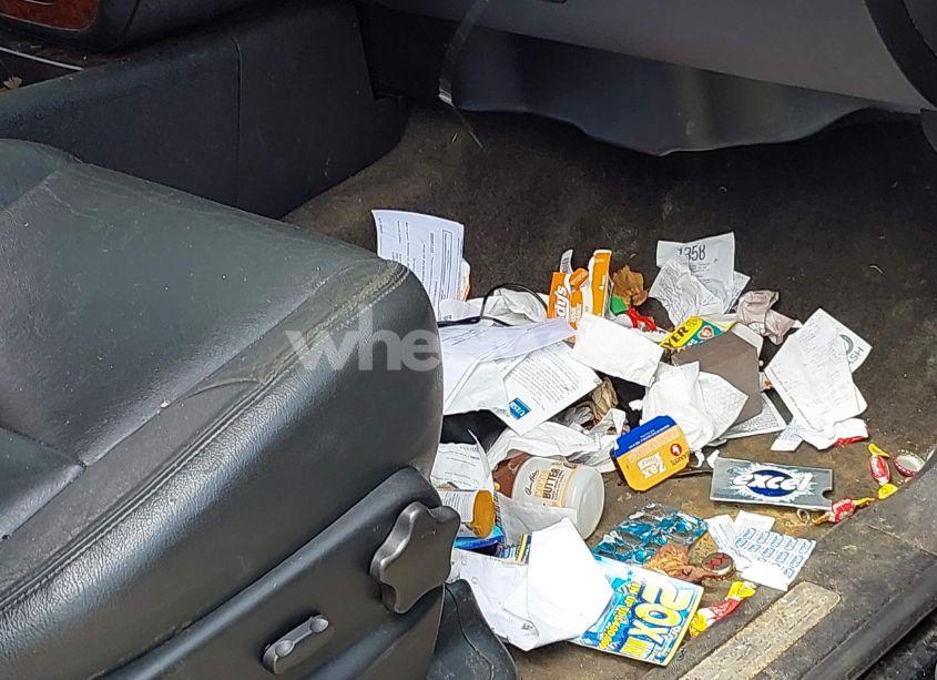 Photo 12 of 2008 Chevrolet Suburban 1500 LT (VIN 3GNFC16088G105205)