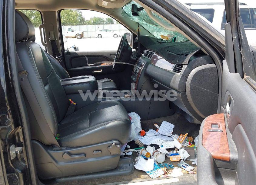 Photo 5 of 2008 Chevrolet Suburban 1500 LT (VIN 3GNFC16088G105205)