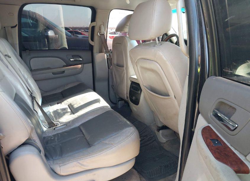 Photo 8 of 2007 Chevrolet Suburban 1500 LT (VIN 3GNFC16097G190280)