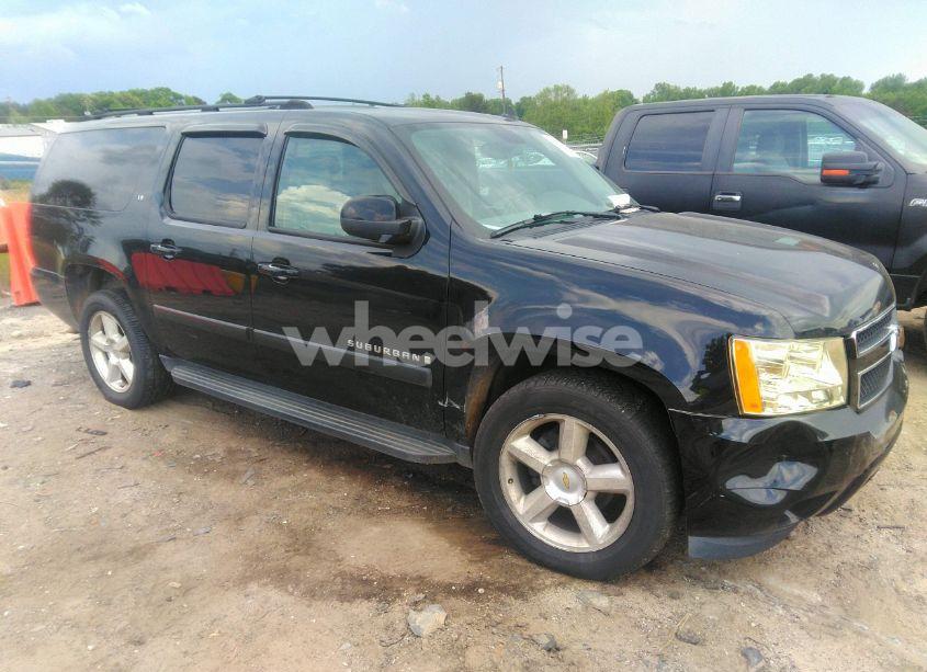 2007 Chevrolet Suburban 1500 LT (VIN 3GNFC16097G247674) main photo