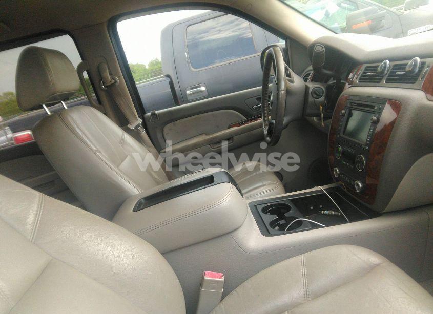 Photo 5 of 2007 Chevrolet Suburban 1500 LT (VIN 3GNFC16097G247674)