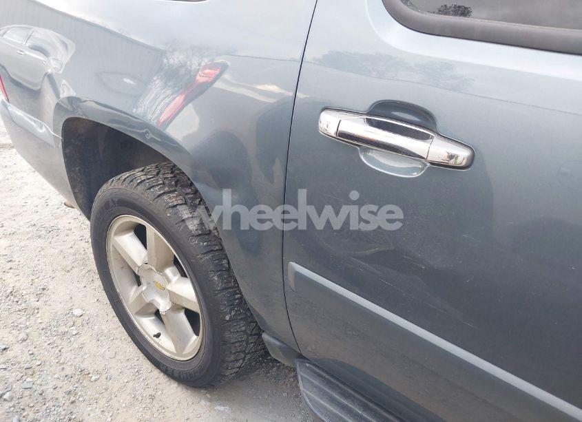 Photo 6 of 2008 Chevrolet Suburban 1500 LT (VIN 3GNFC16098G150346)