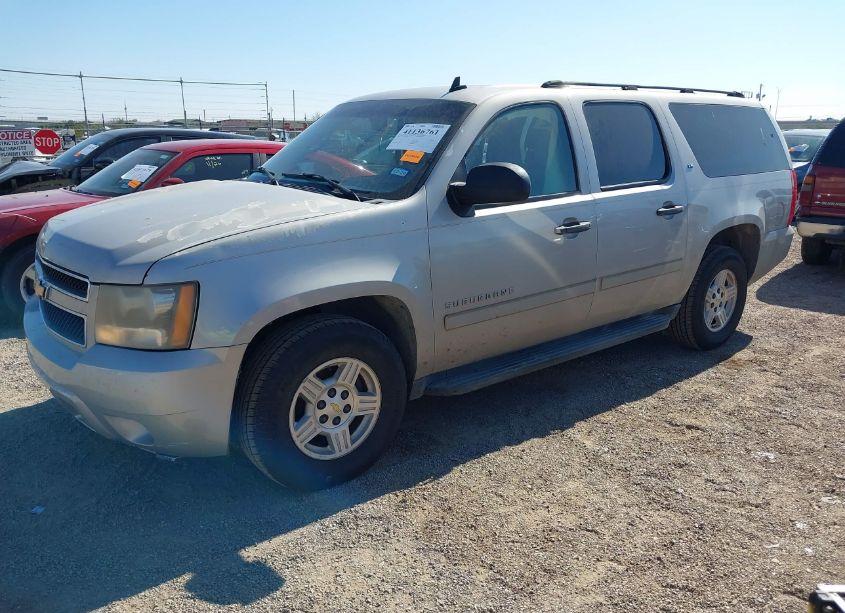 Photo 2 of 2007 Chevrolet Suburban 1500 LS (VIN 3GNFC160X7G168885)
