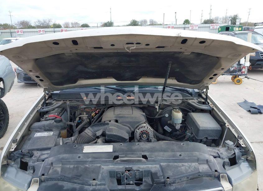 Photo 10 of 2007 Chevrolet Suburban 1500 LT (VIN 3GNFC160X7G270249)