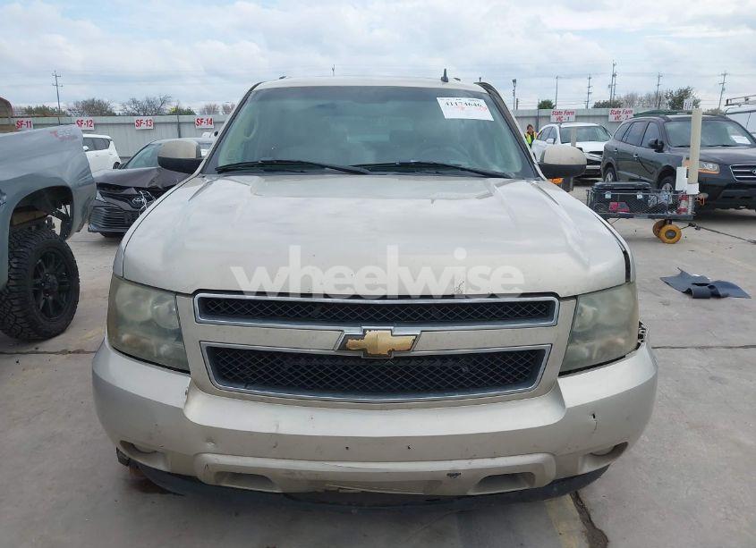 Photo 12 of 2007 Chevrolet Suburban 1500 LT (VIN 3GNFC160X7G270249)