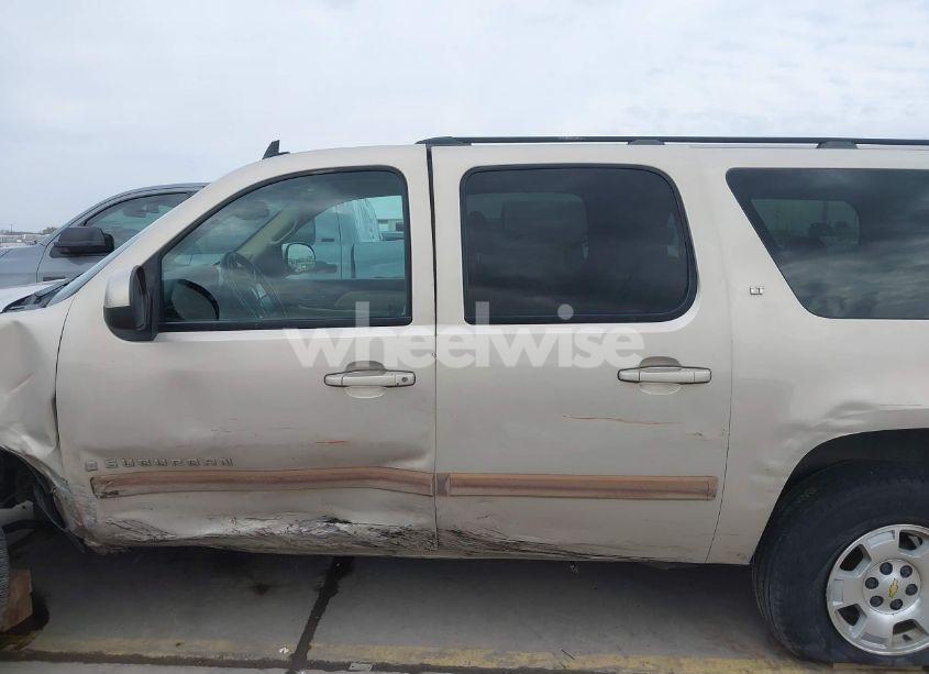Photo 14 of 2007 Chevrolet Suburban 1500 LT (VIN 3GNFC160X7G270249)