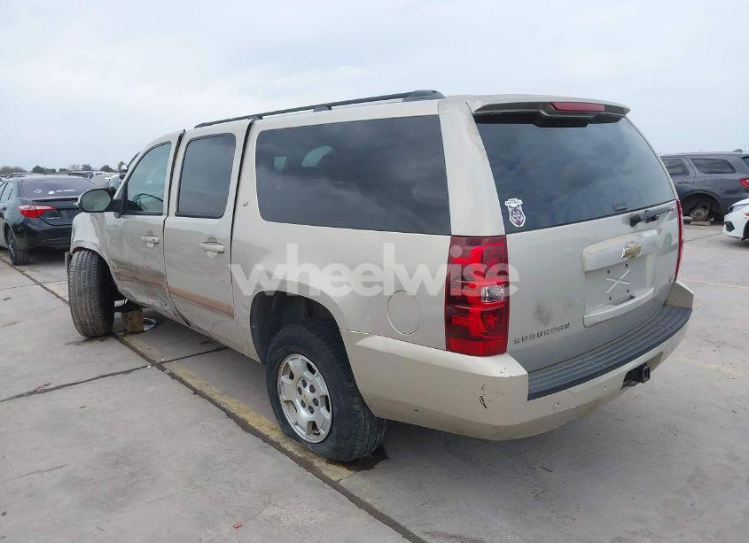 Photo 3 of 2007 Chevrolet Suburban 1500 LT (VIN 3GNFC160X7G270249)
