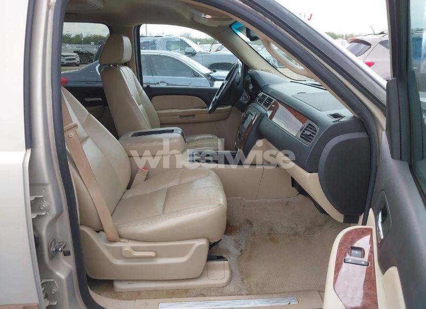 Photo 5 of 2007 Chevrolet Suburban 1500 LT (VIN 3GNFC160X7G270249)