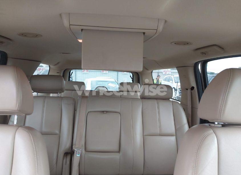 Photo 8 of 2007 Chevrolet Suburban 1500 LT (VIN 3GNFC160X7G270249)