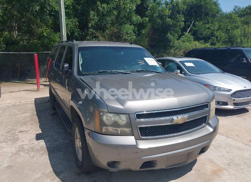 2007 Chevrolet Suburban 1500 LS (VIN 3GNFC160X7G317814) main photo