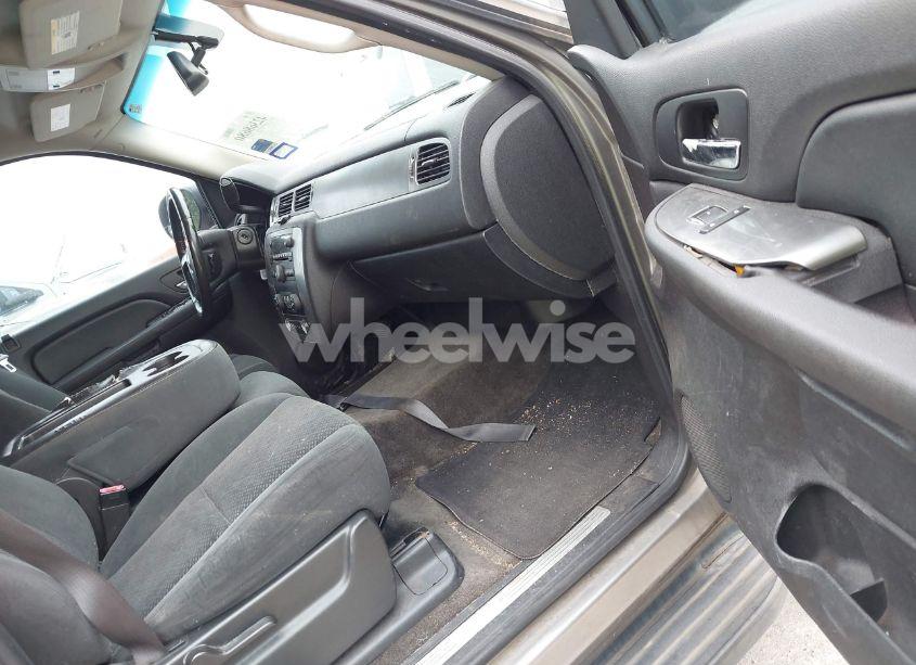 Photo 5 of 2007 Chevrolet Suburban 1500 LS (VIN 3GNFC160X7G317814)