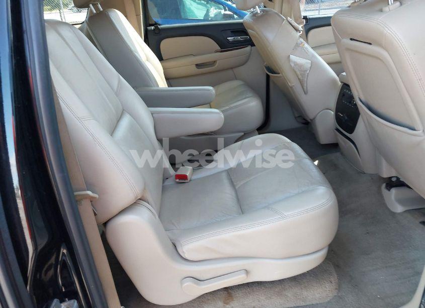 Photo 8 of 2008 Chevrolet Suburban 1500 LTZ (VIN 3GNFC160X8G170508)