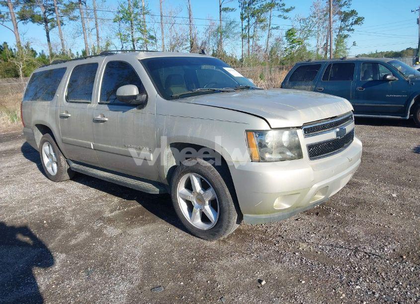 2008 Chevrolet Suburban 1500 LT (VIN 3GNFC160X8G196297) main photo