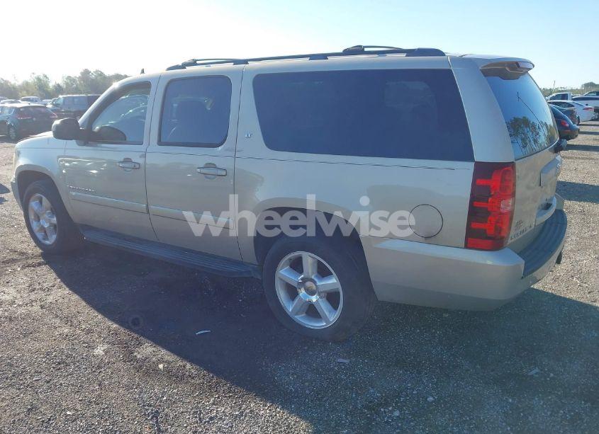 Photo 3 of 2008 Chevrolet Suburban 1500 LT (VIN 3GNFC160X8G196297)