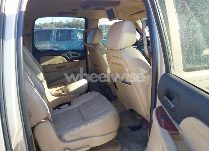 Photo 8 of 2008 Chevrolet Suburban 1500 LT (VIN 3GNFC160X8G196297)