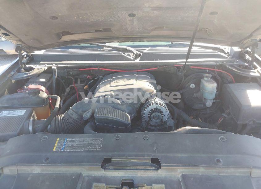 Photo 10 of 2008 Chevrolet Suburban 1500 LTZ (VIN 3GNFC160X8G301260)