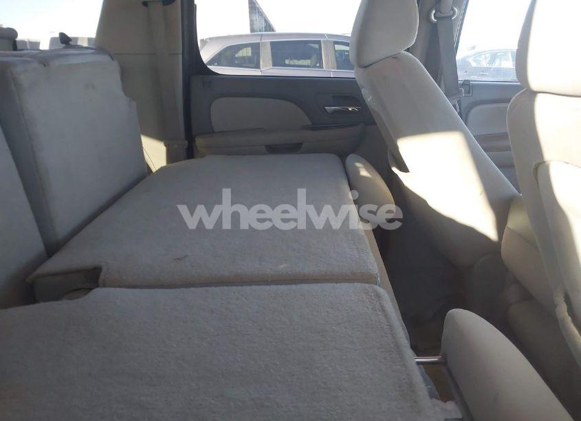 Photo 8 of 2007 Chevrolet Suburban 1500 LS (VIN 3GNFC16J07G102869)