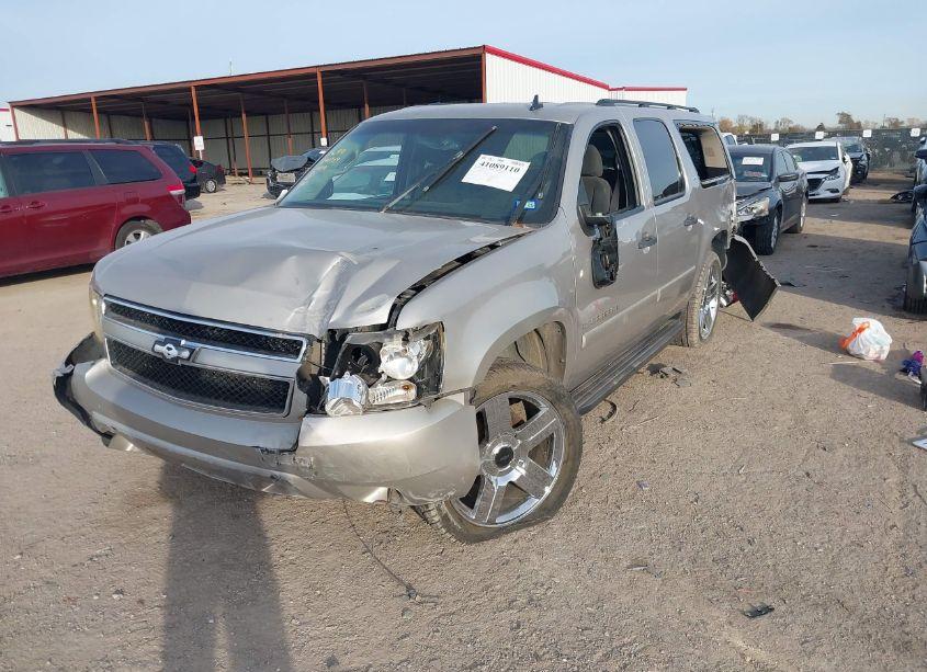 Photo 2 of 2007 Chevrolet Suburban 1500 LS (VIN 3GNFC16J17G306953)