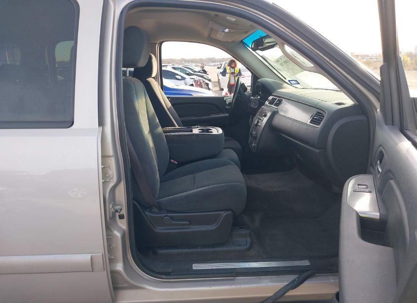 Photo 5 of 2007 Chevrolet Suburban 1500 LS (VIN 3GNFC16J17G306953)