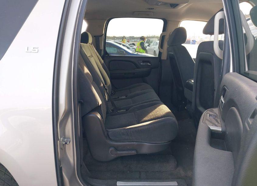 Photo 8 of 2007 Chevrolet Suburban 1500 LS (VIN 3GNFC16J17G306953)