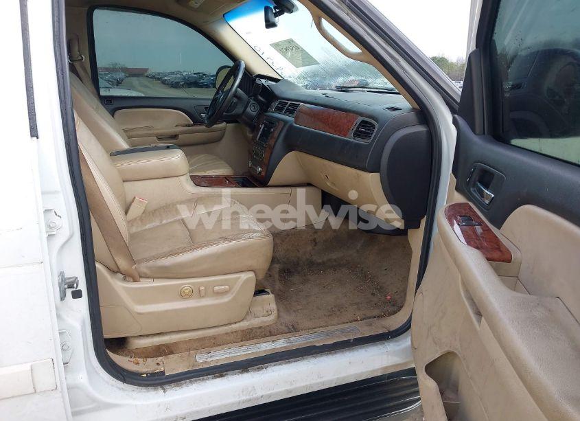 Photo 5 of 2008 Chevrolet Suburban 1500 LTZ (VIN 3GNFC16J18G248182)