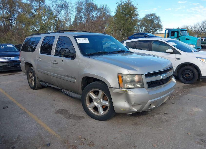 2007 Chevrolet Suburban 1500 LT (VIN 3GNFC16J27G100492) main photo