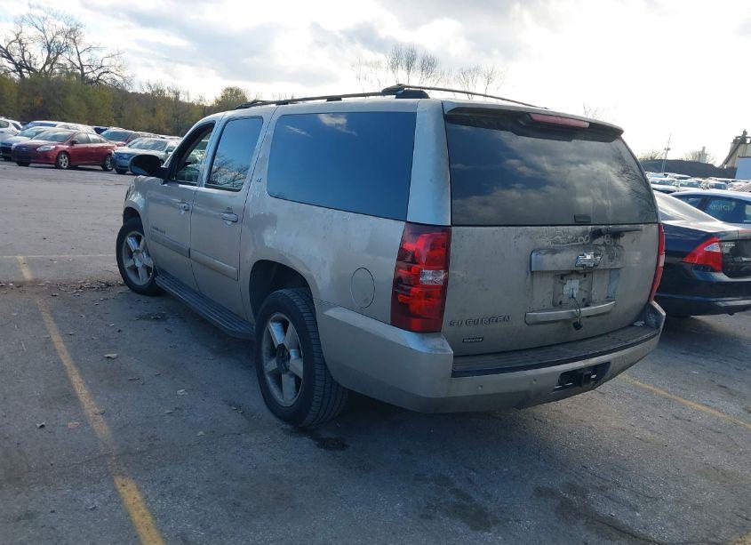 Photo 3 of 2007 Chevrolet Suburban 1500 LT (VIN 3GNFC16J27G100492)