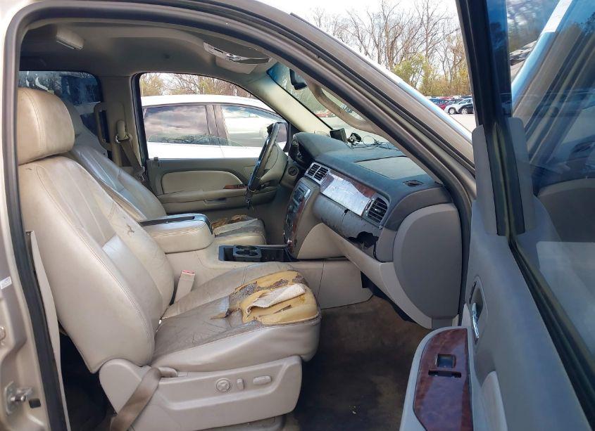 Photo 5 of 2007 Chevrolet Suburban 1500 LT (VIN 3GNFC16J27G100492)