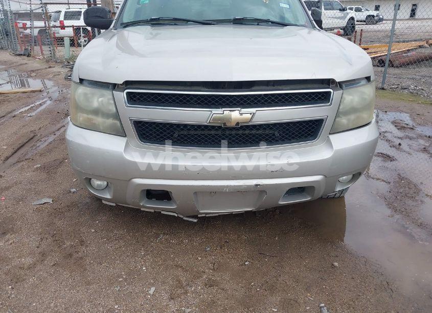 Photo 12 of 2007 Chevrolet Suburban 1500 LT (VIN 3GNFC16J37G135171)