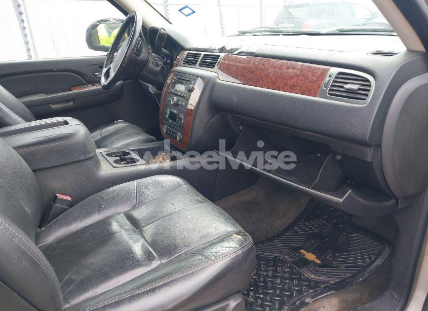 Photo 5 of 2007 Chevrolet Suburban 1500 LT (VIN 3GNFC16J37G135171)