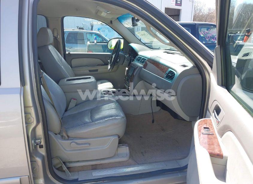Photo 5 of 2007 Chevrolet Suburban 1500 LT (VIN 3GNFC16J37G306159)
