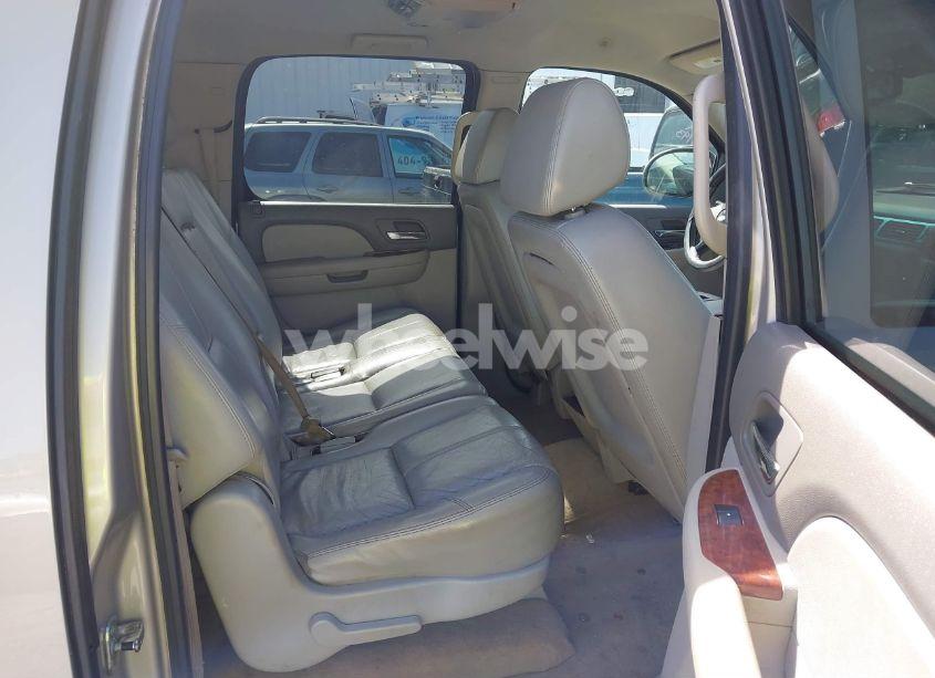 Photo 8 of 2007 Chevrolet Suburban 1500 LT (VIN 3GNFC16J37G306159)